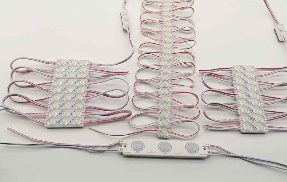 The size comparison between mini modular LED and other led modular's normal size.